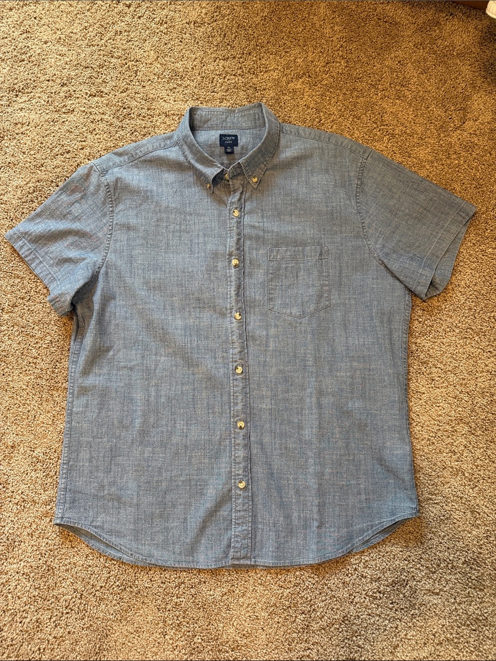 Short sleeve button down